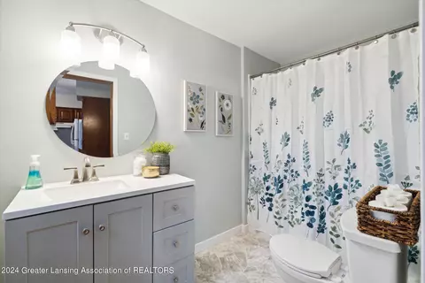 Bath - 5857 S State Rd, Ithaca, MI 48847 photo 1 of 1