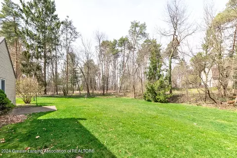 Exterior - 5740 Forest Green Dr, Perry, MI 48872 photo 2 of 3