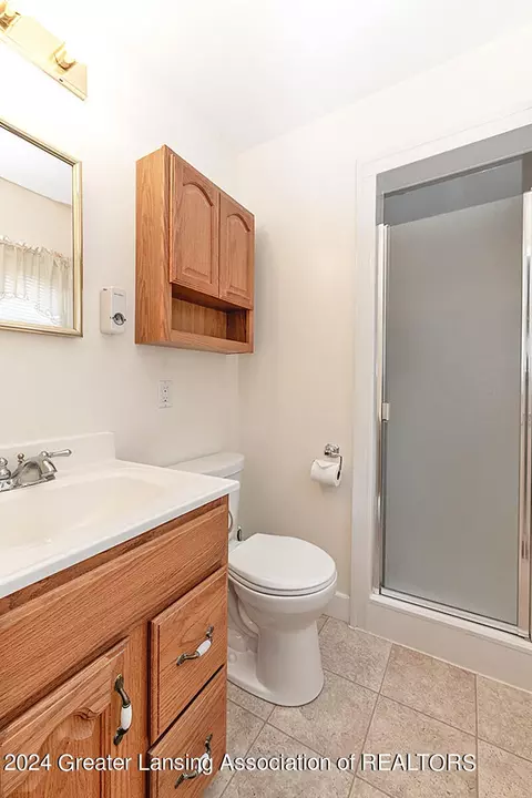 Bath - 5740 Forest Green Dr, Perry, MI 48872 photo 2 of 4