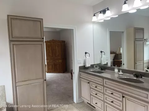 Bath - 4677 Dimond Way, Dimondale, MI 48821 photo 2 of 3