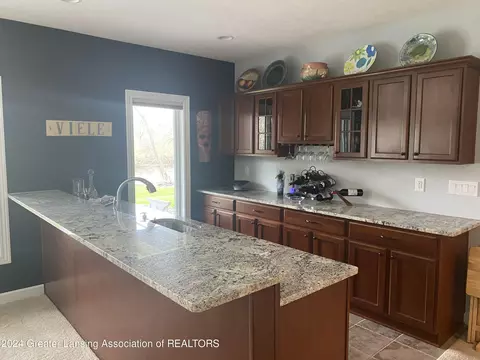 Kitchen - 4677 Dimond Way, Dimondale, MI 48821 photo 6 of 7