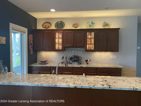 Kitchen - 4677 Dimond Way, Dimondale, MI 48821 photo 5 of 7
