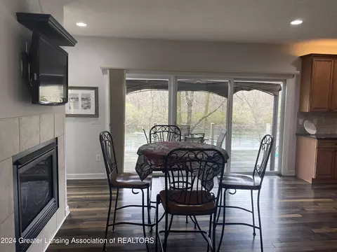 Dining - 4677 Dimond Way, Dimondale, MI 48821 photo 4 of 7