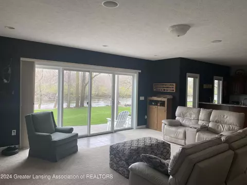 Living - 4677 Dimond Way, Dimondale, MI 48821 photo 5 of 6