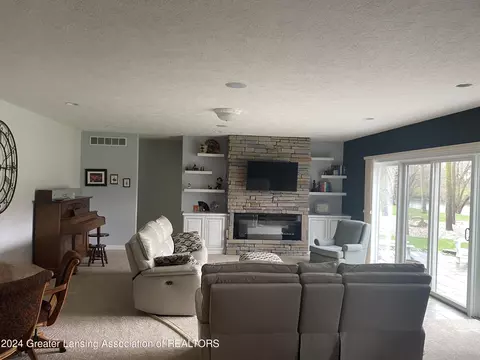 Living - 4677 Dimond Way, Dimondale, MI 48821 photo 4 of 6
