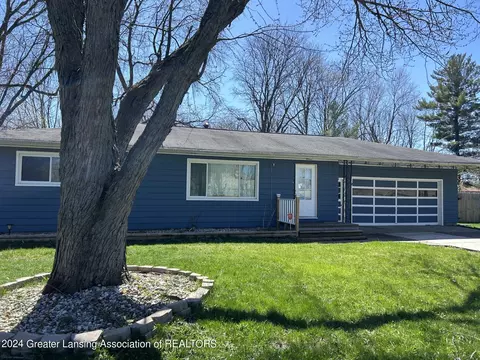 1101 Ferley St, Lansing, MI 48911