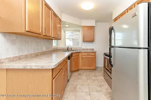 Kitchen - 2508 Devonshire Ave, Lansing, MI 48910 photo 1 of 5