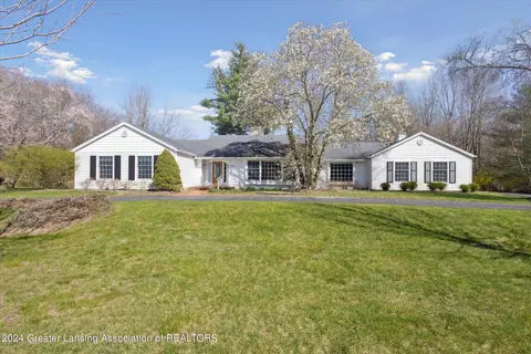 5050 Country Dr, Okemos, MI 48864