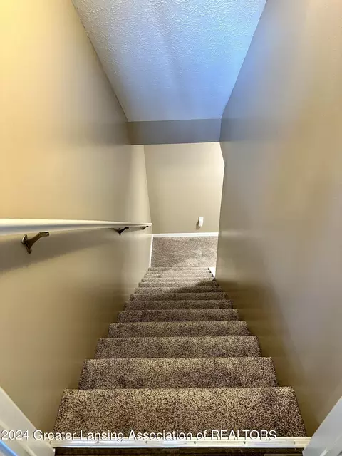 Entry Way - 6482 Firefly Dr, Holt, MI 48842 photo 5 of 6