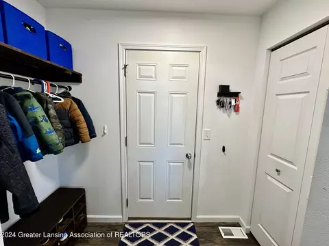 Entry Way - 6482 Firefly Dr, Holt, MI 48842 photo 3 of 6