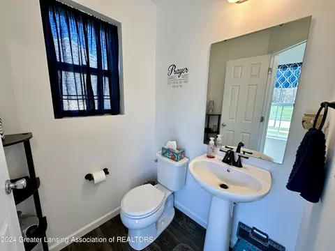 Bath - 6482 Firefly Dr, Holt, MI 48842 photo 1 of 5