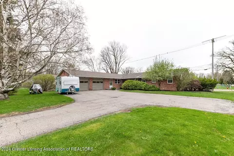 15001512 Woodside Dr, East Lansing, MI 48823