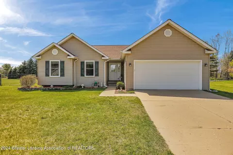 Exterior - 607 Clearwater Dr, Perry, MI 48872 photo 9 of 10