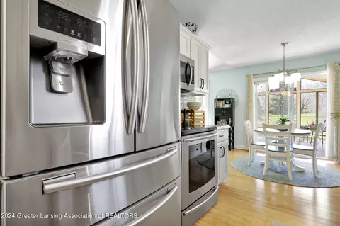 Kitchen - 607 Clearwater Dr, Perry, MI 48872 photo 3 of 4