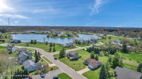View/Area - 607 Clearwater Dr, Perry, MI 48872 photo 3 of 9