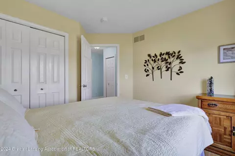 Bedroom - 607 Clearwater Dr, Perry, MI 48872 photo 4 of 7