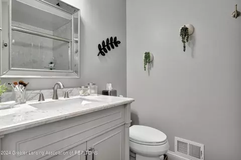 Bath - 607 Clearwater Dr, Perry, MI 48872 photo 2 of 4