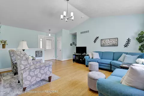Living - 607 Clearwater Dr, Perry, MI 48872 photo 2 of 3