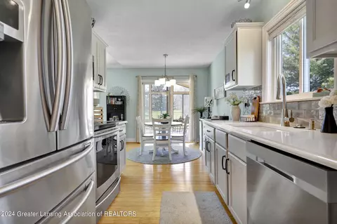 Kitchen - 607 Clearwater Dr, Perry, MI 48872 photo 4 of 4