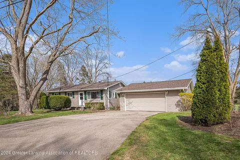 12922 E Melody Rd, Grand Ledge, MI 48837
