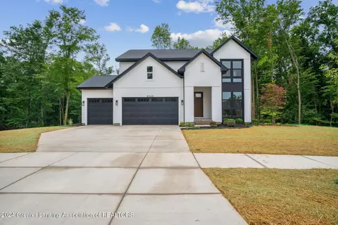 4240 Overbrook Dr, Grand Ledge, MI 48837