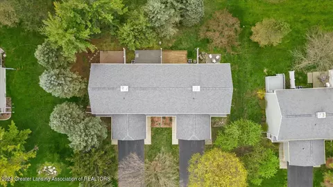 Exterior - 5473 Maple Ridge Rd, Haslett, MI 48840 photo 8 of 8