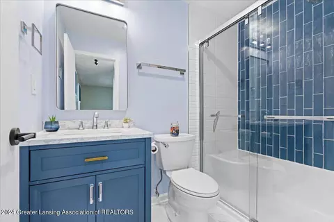 Bath - 5473 Maple Ridge Rd, Haslett, MI 48840 photo 4 of 4