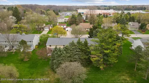 Exterior - 5473 Maple Ridge Rd, Haslett, MI 48840 photo 6 of 8