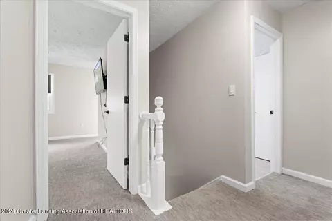 Entry Way - 5473 Maple Ridge Rd, Haslett, MI 48840 photo 3 of 4