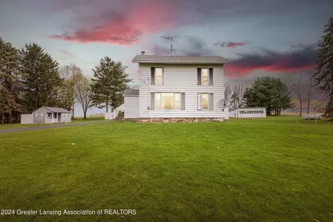2909 E Clark Rd, Bath, MI 48808