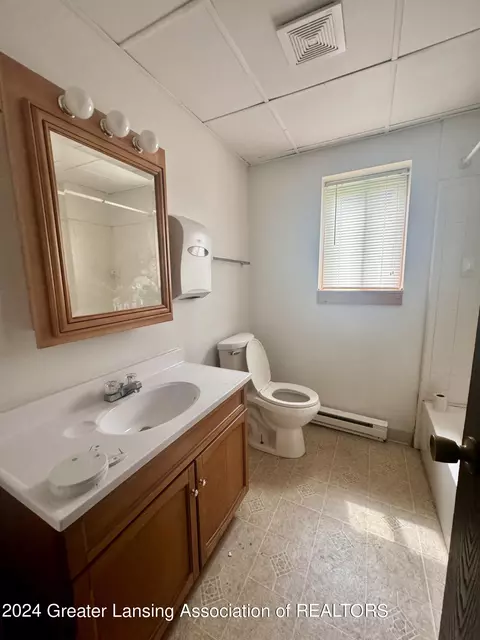 Bath - 730 Fred St, Lansing, MI 48911 photo 1 of 4