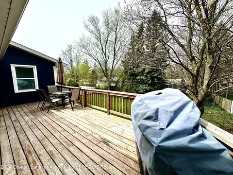 Exterior - 1218 Redpole Dr, Dewitt, MI 48820 photo 9 of 11