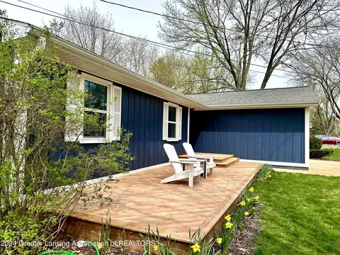 Exterior - 1218 Redpole Dr, Dewitt, MI 48820 photo 4 of 11