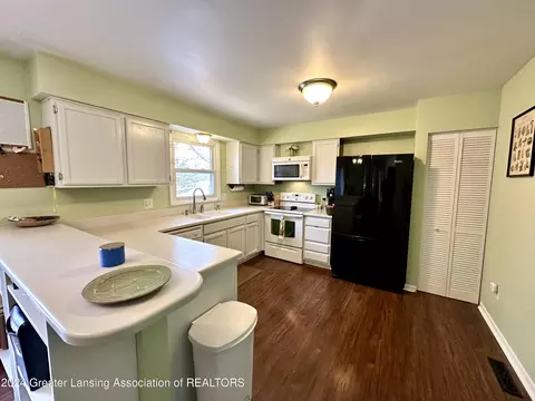 Kitchen - 1218 Redpole Dr, Dewitt, MI 48820 photo 1 of 3