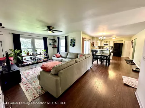 Living - 1218 Redpole Dr, Dewitt, MI 48820 photo 4 of 6
