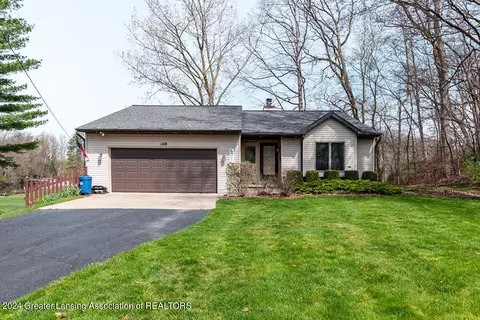108 Bay Ct, Pleasant Lake, MI 49272