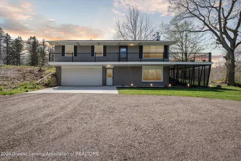 400 S Waverly Rd, Eaton Rapids, MI 48827