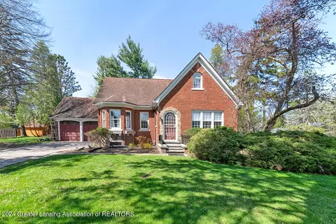 5271 Park Lake Rd, East Lansing, MI 48823