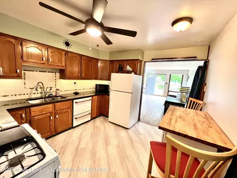 Kitchen - 4706 Kessler Dr, Lansing, MI 48910 photo 1 of 2