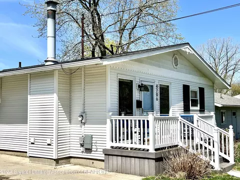 Exterior - 4706 Kessler Dr, Lansing, MI 48910 photo 3 of 9