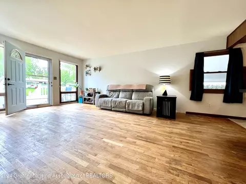 Living - 4706 Kessler Dr, Lansing, MI 48910 photo 1 of 2