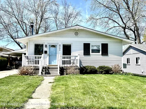 4706 Kessler Dr, Lansing, MI 48910