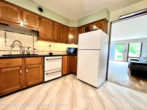 Kitchen - 4706 Kessler Dr, Lansing, MI 48910 photo 2 of 2
