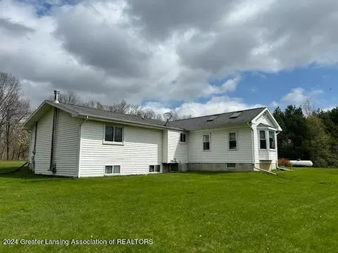 9728 E State Rd, Haslett, MI 48840 photo 5