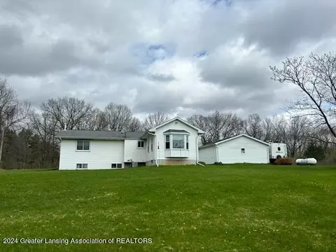 9728 E State Rd, Haslett, MI 48840 photo 4