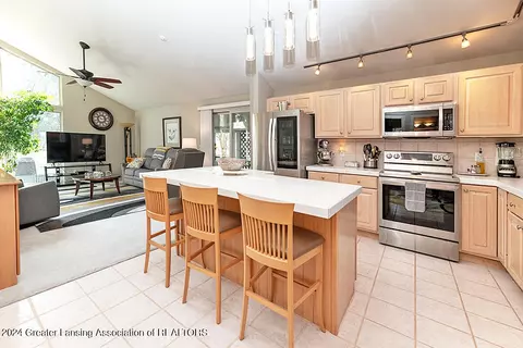 7980 Ashbrook Dr, Haslett, MI 48840 photo 9