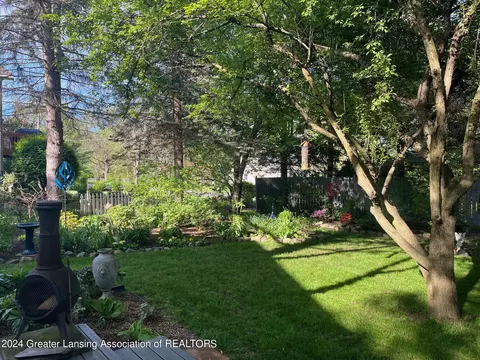 7980 Ashbrook Dr, Haslett, MI 48840 photo 3