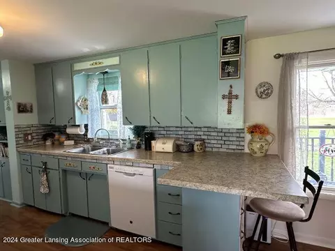 Kitchen - 5100 W Bath Rd, Perry, MI 48872 photo 2 of 3