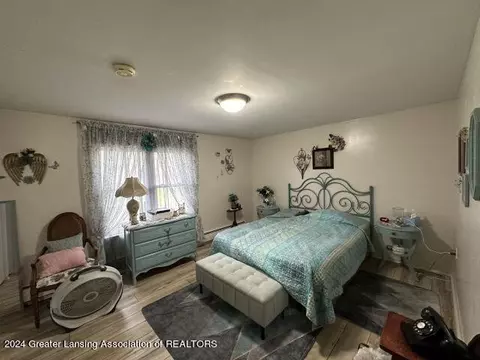 Bedroom - 5100 W Bath Rd, Perry, MI 48872 photo 2 of 3