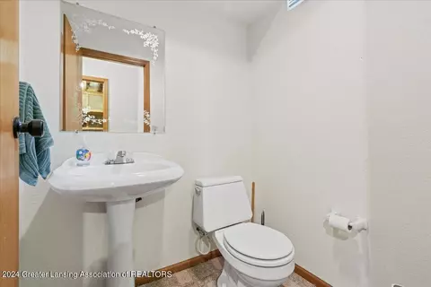 Bath - 13151 White Pine Dr, Dewitt, MI 48820 photo 4 of 4